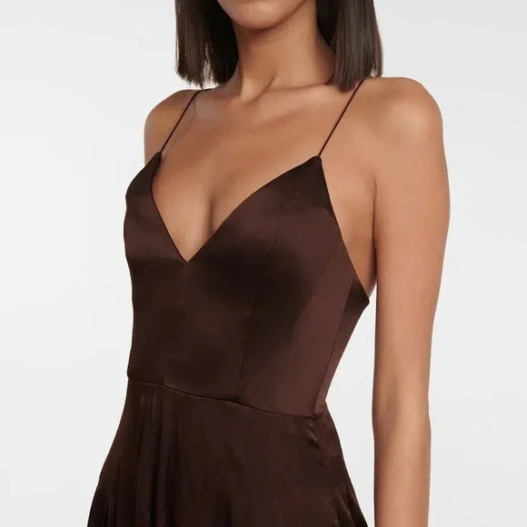 Alex Perry Brown Pleated Midi Sundress - www.disolcolor.com